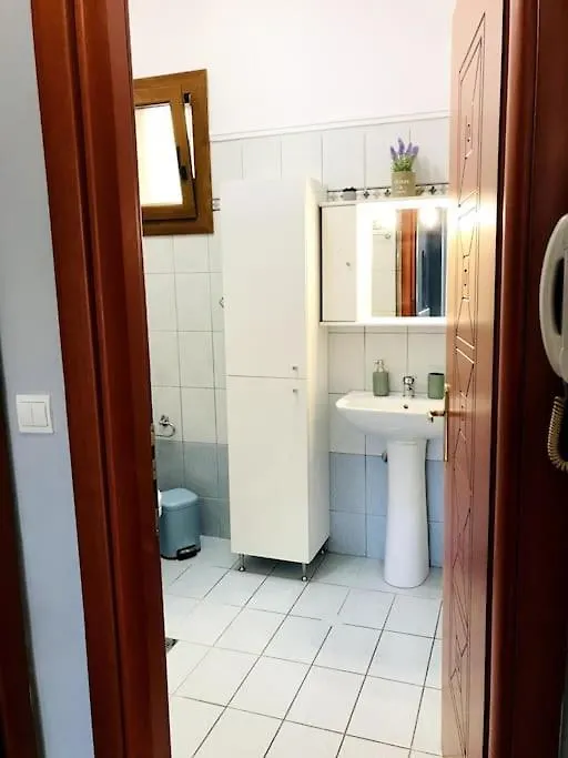 דירות Plagiárion Despy'S House Near To Sea And To The Airport Skg 0*,  יוון