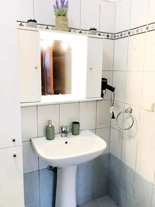 דירות Plagiárion Despy'S House Near To Sea And To The Airport Skg